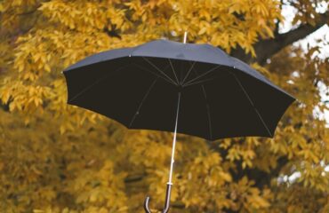 Vent tempête parapluie alerte météo©Taylor Wright